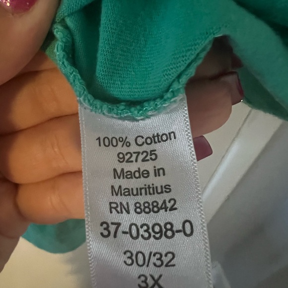 Two woman within shirts size 30/32 - Picture 7 of 13